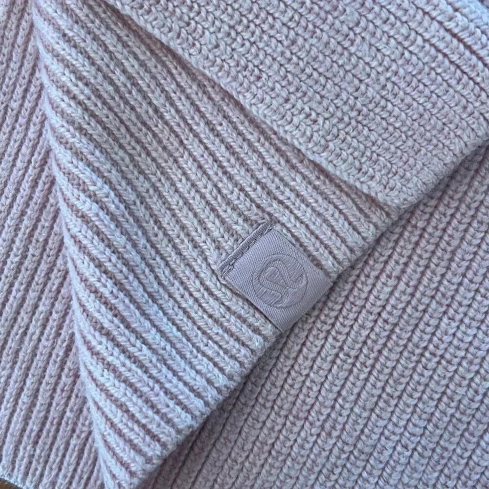 Lululemon Pink Marino wool blend sweater 8 crewneck